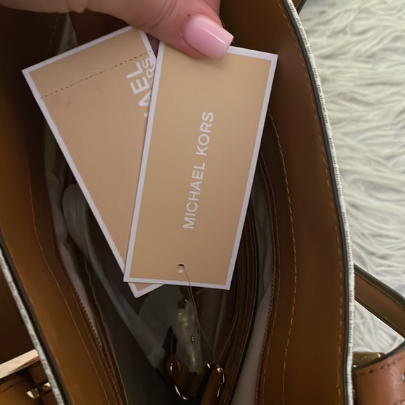 Michael Kors Bedford large pocket Tote white,Still tags! New never used, leather - Picture 5 of 6